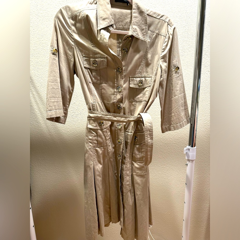 Vintage boutique khaki stretch button down dress with belt size 6.